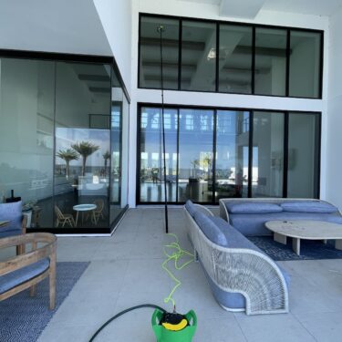 Residential & Commercial Window Cleaning